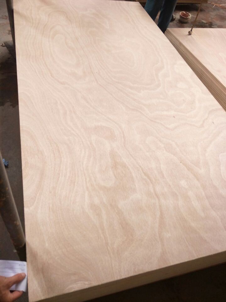 1220X2440MM BB/CC Okoume Plywood