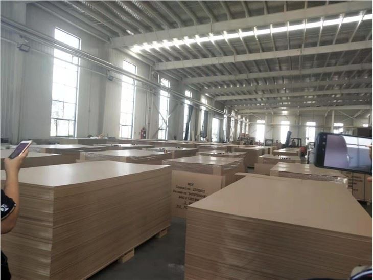 Can Be Custom 3mm / 6mm / 9mm / 12mm / 18mm Melamine Mdf / Raw Mdf Board / Wood Mdf Sheet