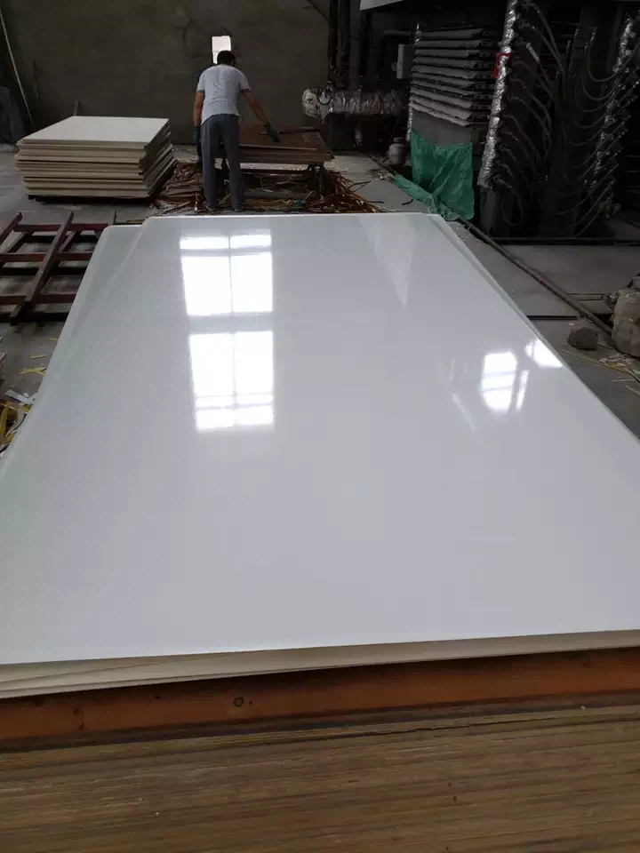 Melamine Plywood For Furniture Glossy Plywood 18mm